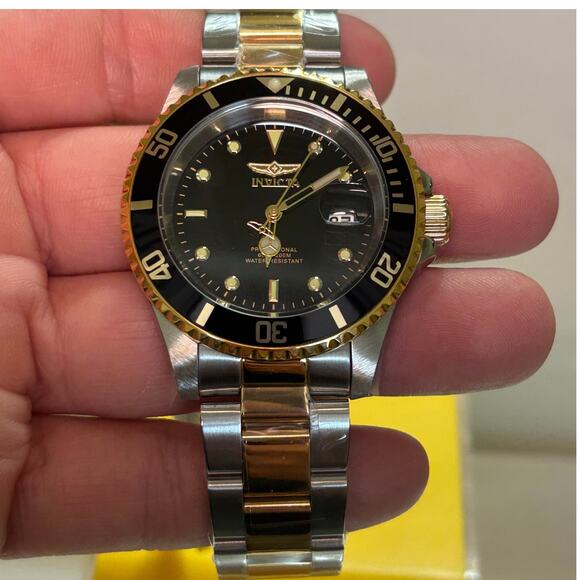 Invicta Pro Diver 37158 Men's Quartz Watch 40mm Black Dial Two Tone Bracelet - Picture 1 of 17